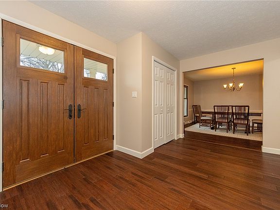 3rd image of 5830 Blair Dr