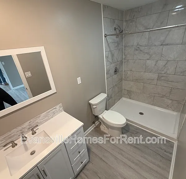 1404 Oakley St — Photo 11