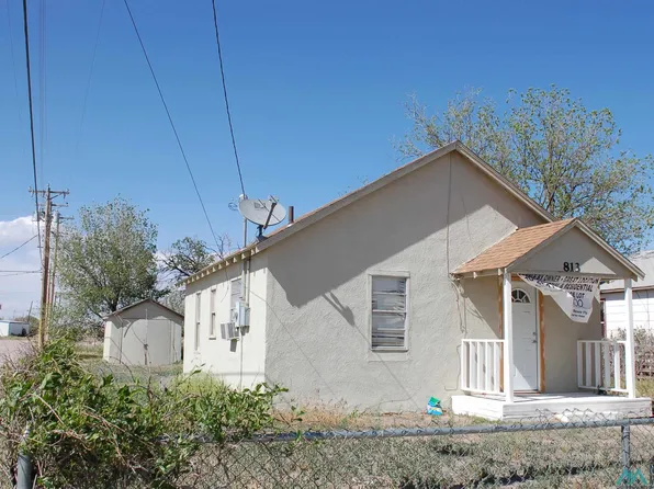 813 E Canadian St, Portales, NM 88130