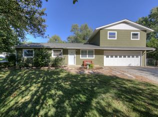 2 Kingsway Dr, Wentzville, MO 63385