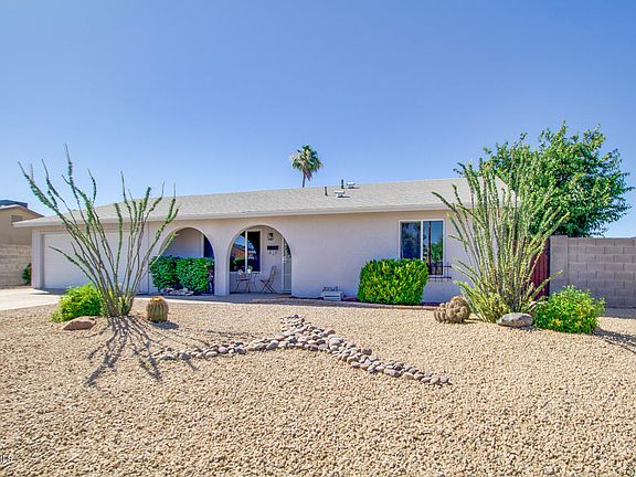 3rd image of 3444 E Sunnyside Dr