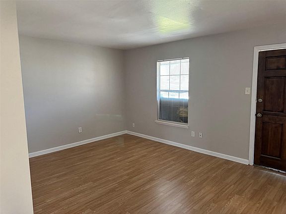 5th image of 3024 Dennis St #D