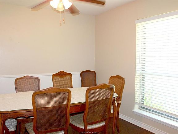 5th image of 1214 Merry Oaks Dr