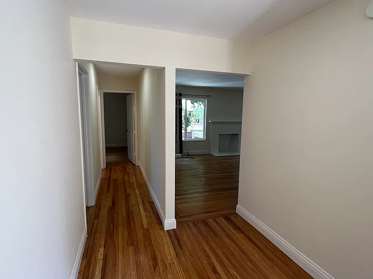 11572 Southwood Dr — Photo 2