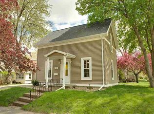 724 W 3rd St, Cedar Falls, IA 50613