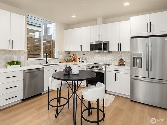 5th image of 925 NW 56th Street #B