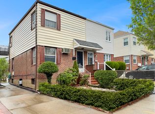 21225 47th Ave, Flushing, NY 11361