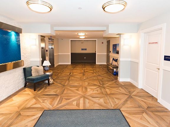 3rd image of 3336 Fairfield Ave APT 306