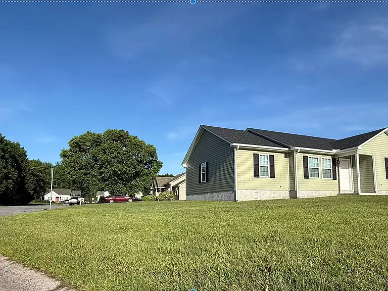 300 Kristin St — Photo 15