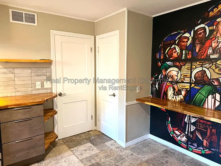 2301 N Warren Ave — Photo 17
