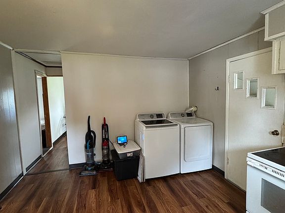 5th image of 309 Main St