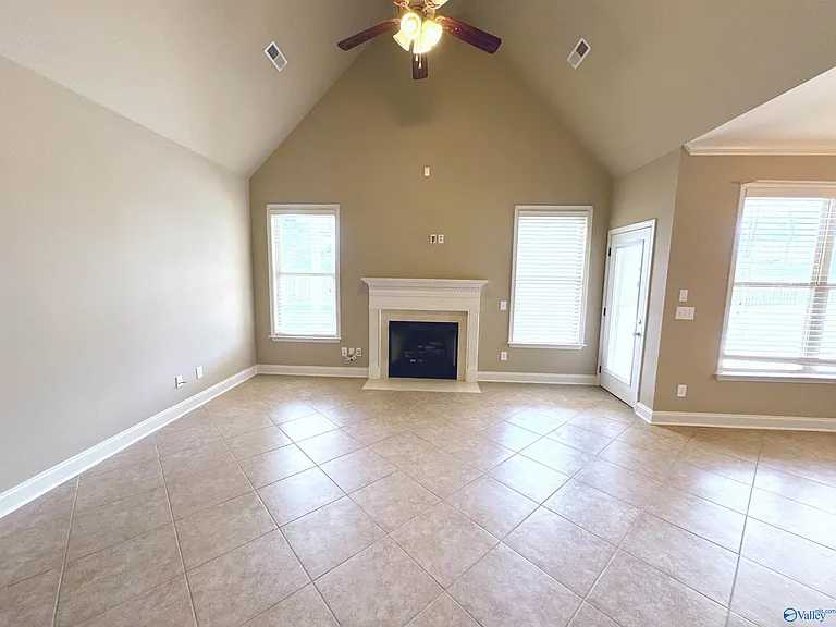 126 Windridge Way SW — Photo 9