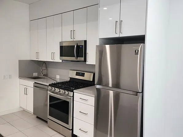 14-40 31st Ave #1R, Astoria, NY 11106