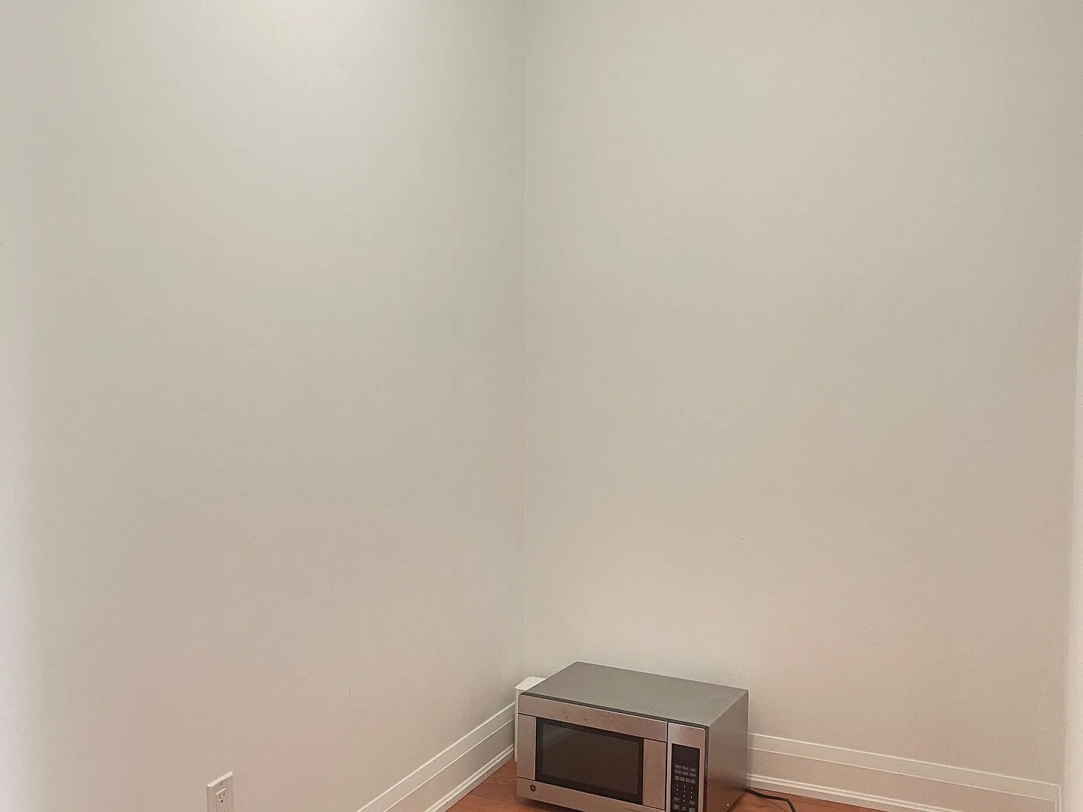 2 bed, $2,300 — Photo 4