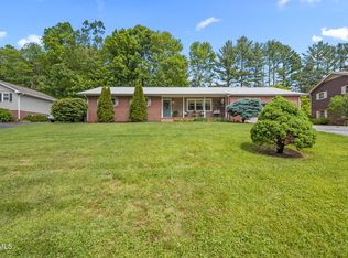 7447 Pin Oak Cir, Bristol, VA 24202