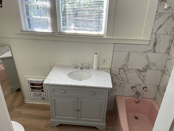 5th image of 801 East Blvd