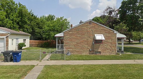2nd image of 3301 Beaumont Dr