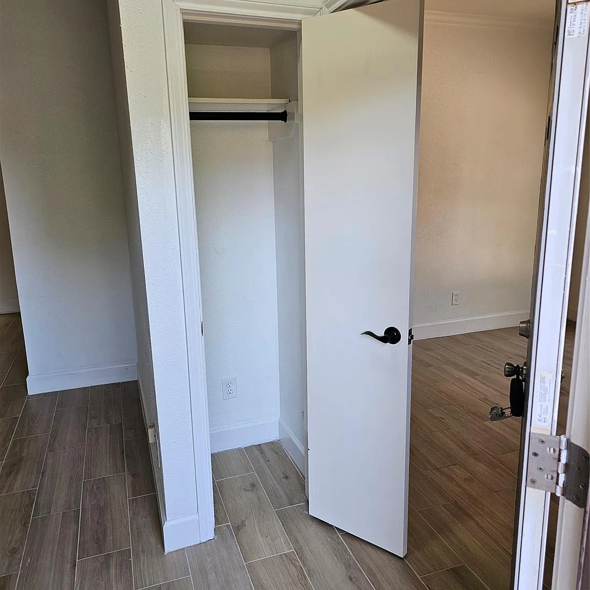 2 bed, 1.0 bath, 841 sqft, $1,300 — Photo 1