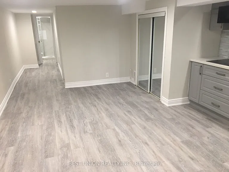 108 Jones Ave #LOWER — Photo 2