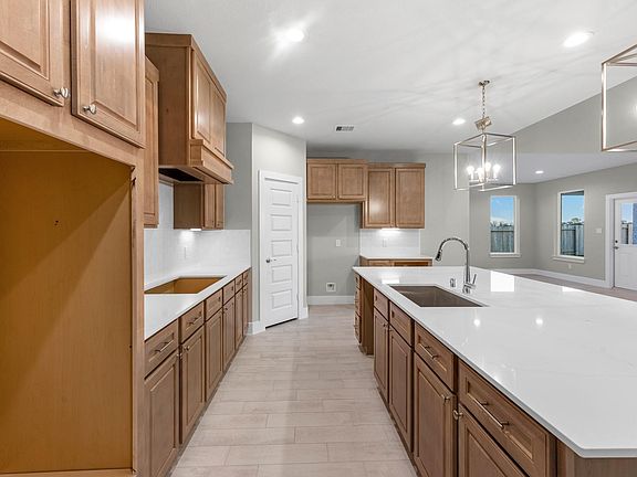 4th image of 3402 Everglade Ln