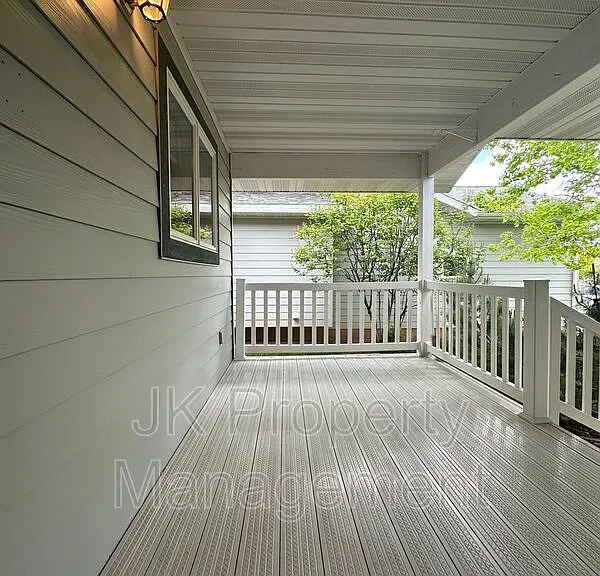 3209 Wild Rose Ln — Photo 3