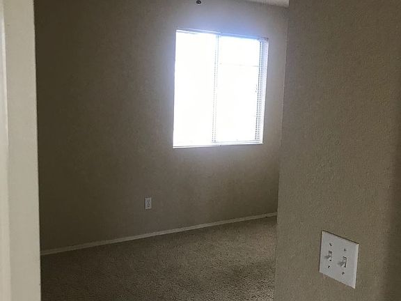 5th image of 642 S 8th St APT 401