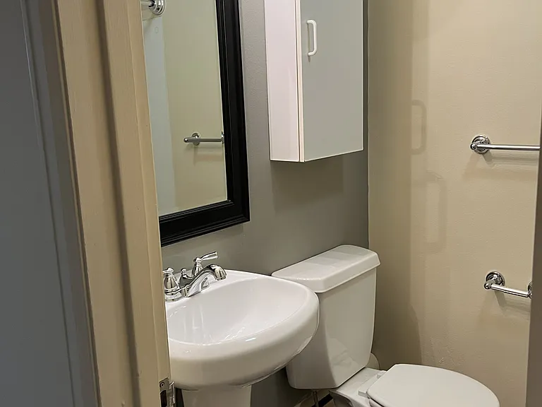 820A Pennsylvania Ave #204 — Photo 5