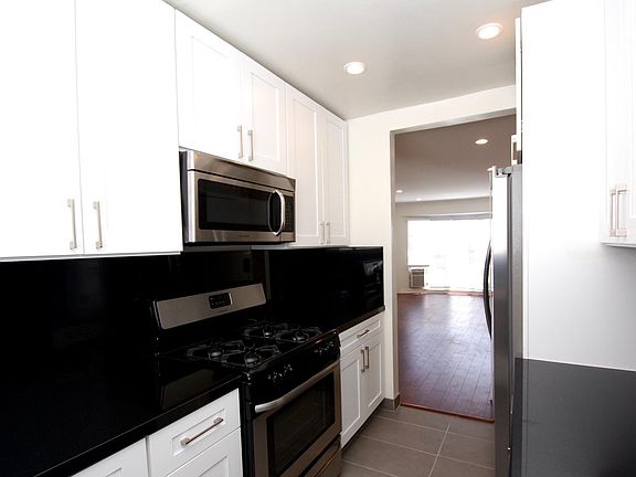 2nd image of 9937 Robbins Dr APT 6