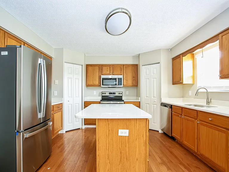 6322 Bellinger Dr — Photo 8