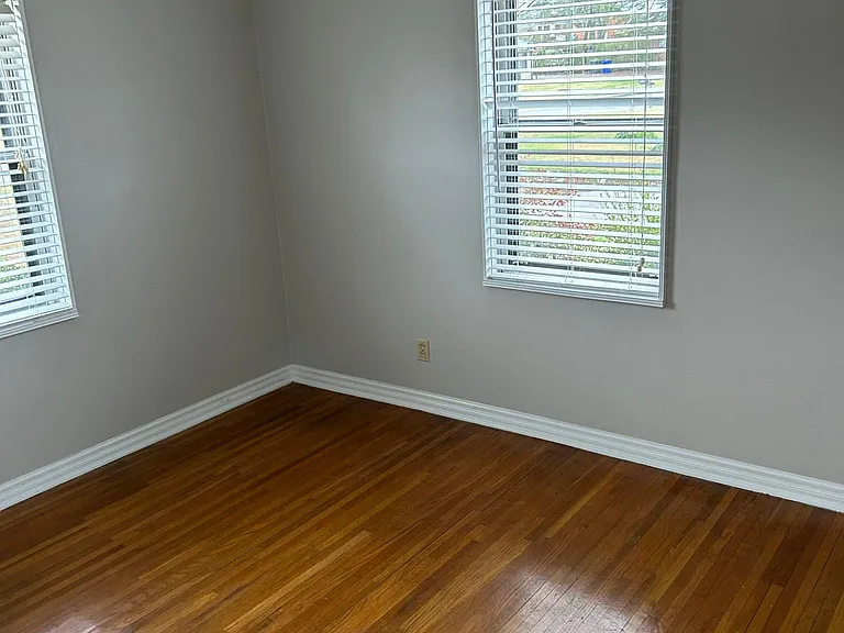 113 N Hughes St — Photo 9