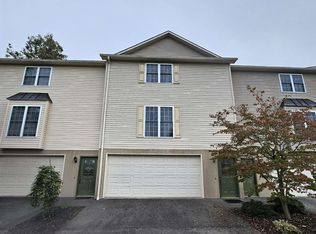 92 Clear Spring Dr, Morgantown, WV 26508