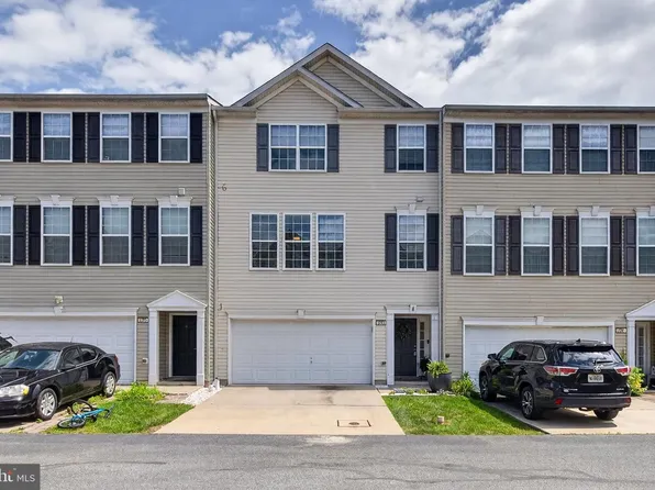 2303 Golden Eagle Dr #146, York, PA 17408