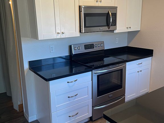 2nd image of 10423 NE 32nd Pl APT E305