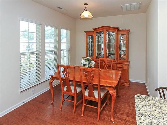 2nd image of 2055 Kennedy Dr