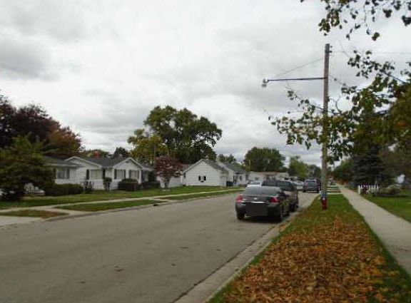 5th image of 802 S Middleboro Ave