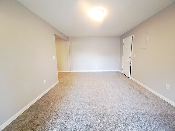 5th image of 109 Pine Dr #6