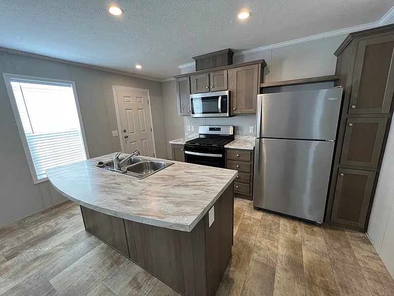 38000 Le Chateau Blvd #336 — Photo 5