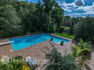 5 Jay Ct, Sayville, NY 11782