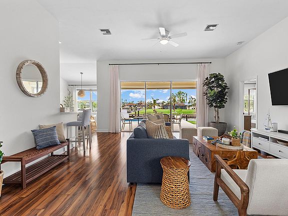 5th image of 4213 SW 25th Pl