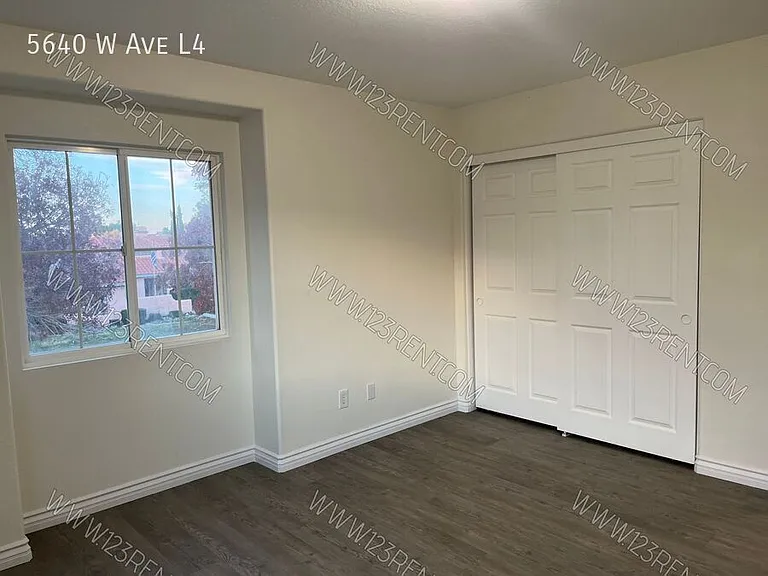 5640 W Avenue L4 — Photo 13
