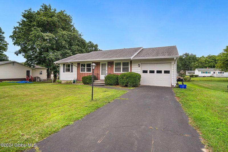 2nd image of 2023 Piney Point Road