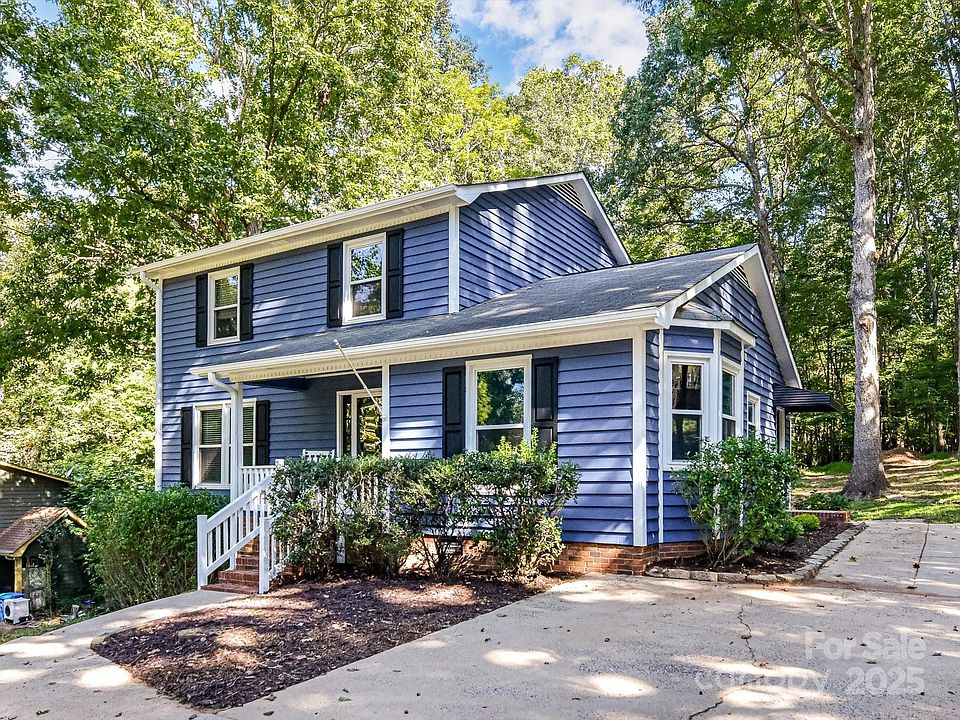 1st image of 214 Woodridge Dr