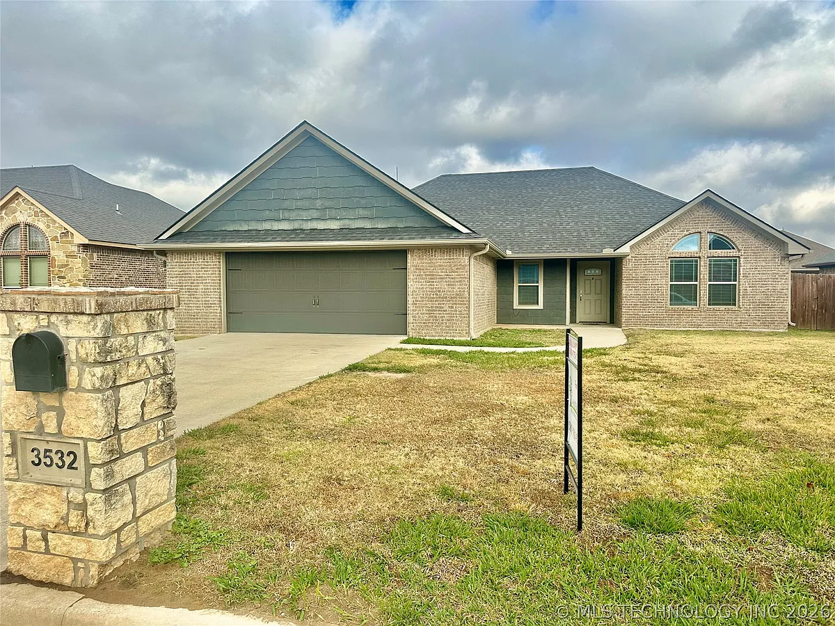 Building Photo - 3532 Overland Dr