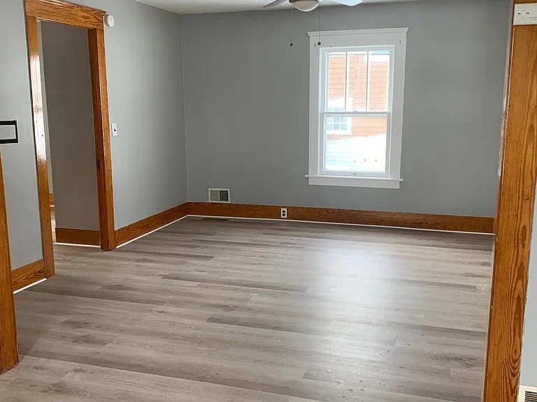 105 Pardee Ave — Photo 2