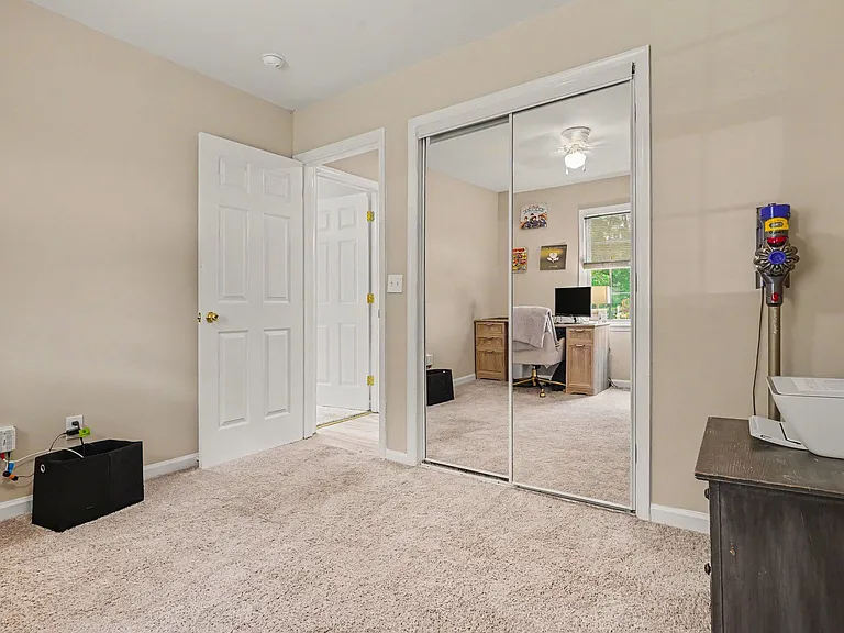 605 Sawmill Rd — Photo 15
