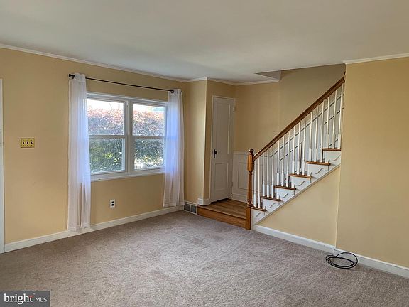 3rd image of 1110 Agnew Dr