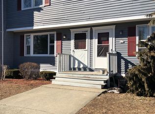 26 Bleachery Ct, Warwick, RI 02886