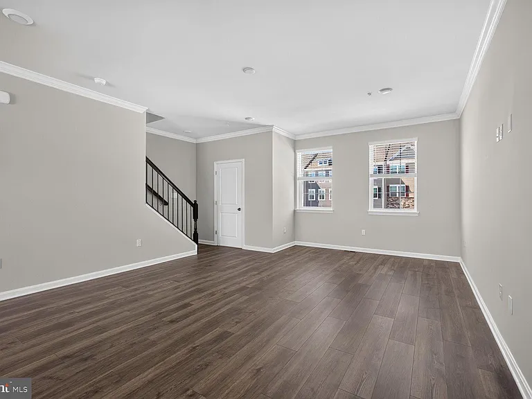 27 Merion Ave — Photo 3