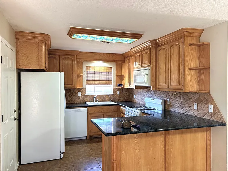4423 Gulf Ave — Photo 8