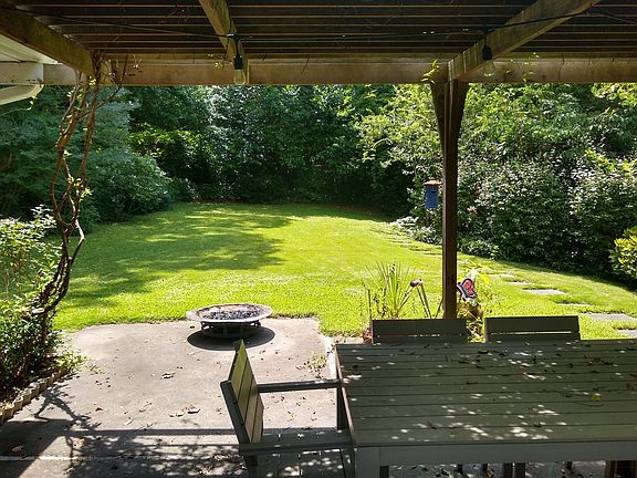 4th image of 1696 Nottingham Way NE